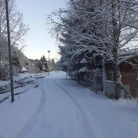 Domek letniskowy Nad Jeziorem/seehaus 1a *